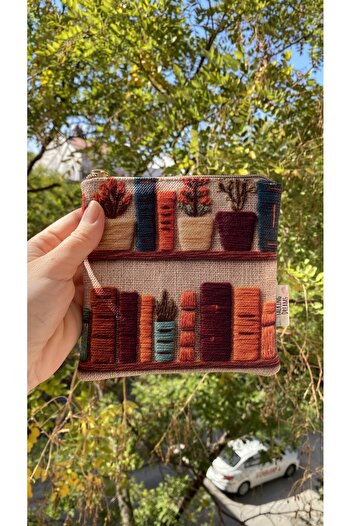 TALKING DREAMS Embroidery Look Bookshelf Mini Wallet