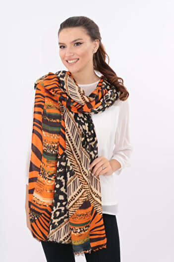 Trend Land Fine orange scarf with geometric and animal print design
