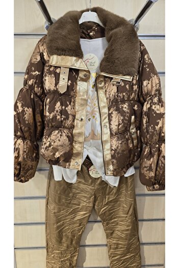 Park Moda Coat with Gilded Collar and Fur