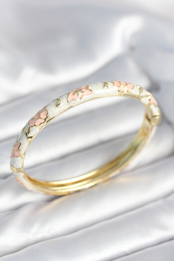 BESKAR White and Pink Color Detailed Enamel Handcuffs