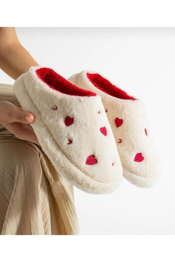 Lion Women's Plush Hearted House Slippers Guest Bundle Dowery Slippers