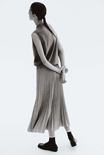 H&M Pleated skirt