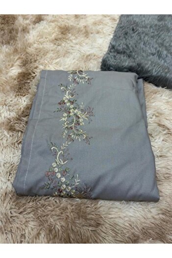 WarD Embroidered prayer shawl made of cool cotton fabric