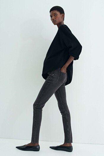 H&M MAMA Skinny Jeans