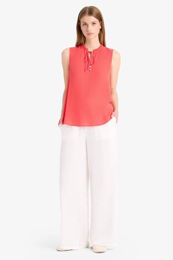 DeFacto Regular Fit Crew Neck Crinkle Fabric Sleeveless Blouse C1005Ax25Sm