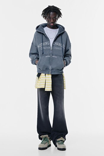 Pull & Bear İşlemeli fermuarlı kapüşonlu sweatshirt
