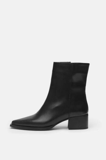 Mio Gusto Lana Black Color Ankle Boots