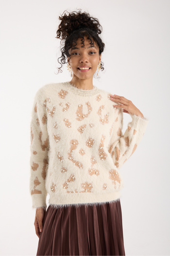 Moda Days Women's Ecru Beard Yarn Stone and Pearl Detailed Crew Neck Knitwear Sweater