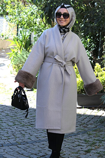 Tuğba Sarı Women's Coat with Elbow-Length Sleeves and Cream-Colored Stitching