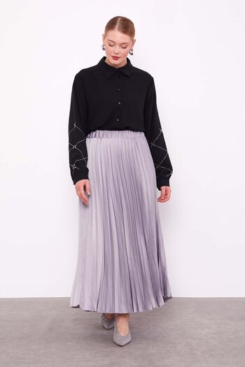 Levidor Gray Pleated Satin Skirt