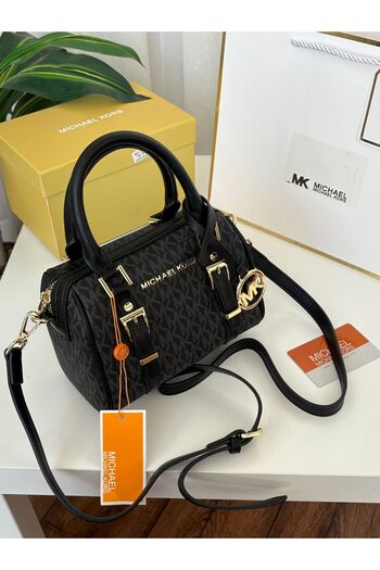 jjb Shoulder bag with accessories