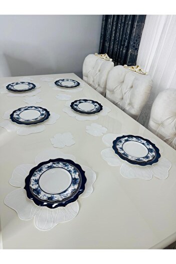 İNCİ ÇEYİZ 12 Pieces First Quality Linen Bloom Flower Pattern Embroidered American Serviette and Presentation Napkin.