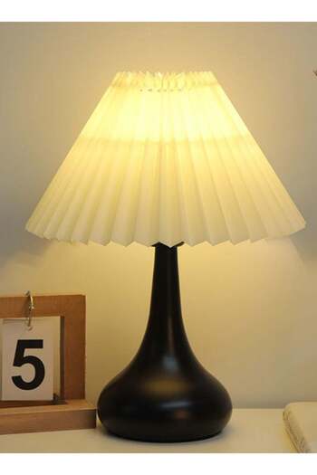 Bukela Najwa Table Lamp with Pleated Lampshade, Bedside Lamp Vintage American Lamp Decoration in The Master