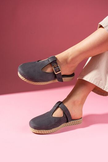 FUGA MODA Sabrosa Gray Suede Buckle Front Closed Women's House Slippers