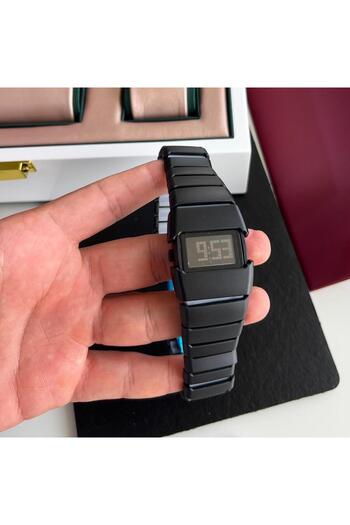 catera Digital watch with a bold, youthful, modern design.