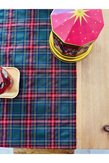 White Alamode Green Plaid/Scottish Pattern 40X140 Runner