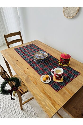White Alamode Green Plaid / Scottish Pattern 40X100 Runner