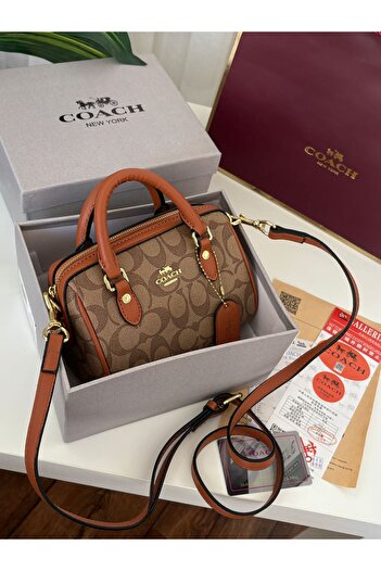 US Shoulder bag with accessories