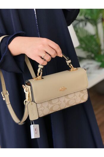 Isand Shoulder bag with accessories