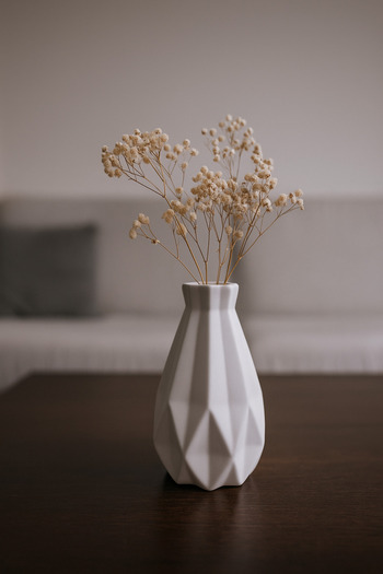 TACTIC White Geometric Stone Vase 17 cm - Decorative Stylish Tabletop Flower Holder
