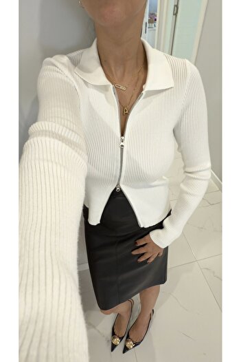 BİRCANÇİL Minoa Off-White Polo Neck Cardigan