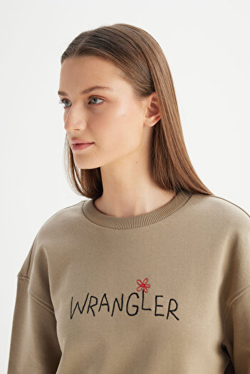 WRANGLER %100 Pamuk Relaxed Fit Geniş Bisiklet Yaka Bej Big Logo Sweatshirt