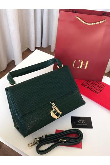 WU Shoulder bag with accessories