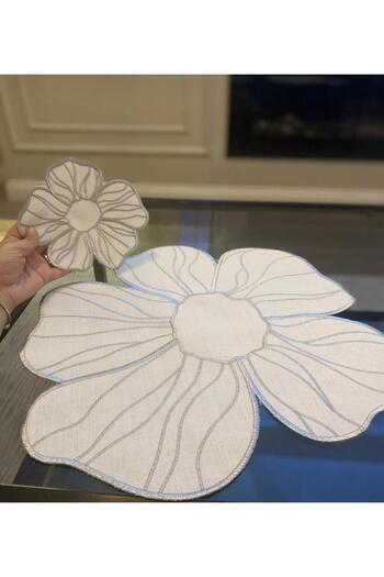 İNCİ ÇEYİZ 4 Pieces First Quality Linen Bloom Floral Pattern Embroidered American Serviette and Presentation Napkin