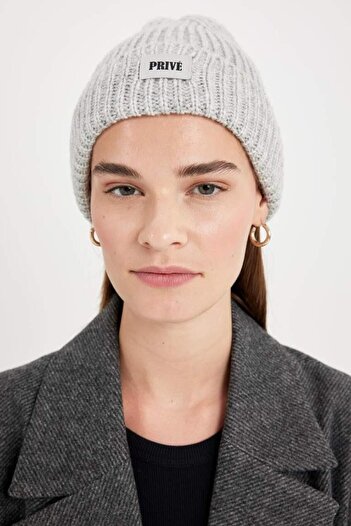 DeFacto Women's Woven Label Winter Beanie (25 Wn)