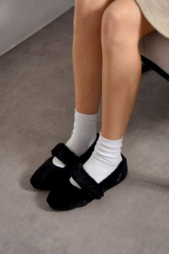 FUGA MODA Yumina Black Banded Plush Home Slippers