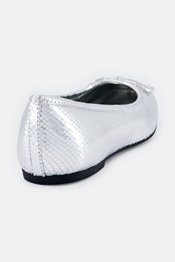 Calvin Klein Women Slip On Flats, Silver