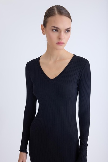 Vitrin V-Neck Long Sleeve Ribbed Dress