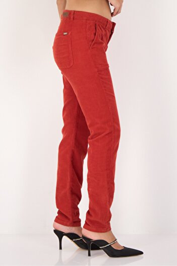 Reiko Women Regular Fit Mid Rise Textured Corduroy Pants, Red