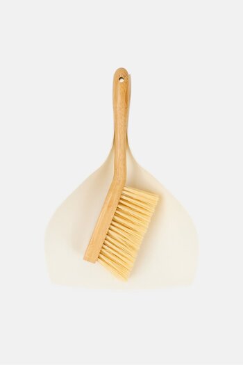 Bombay 2 Pieces Dust Pan And Brush Set, Multicolor