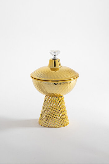 Bin Shihoun Date with a golden base and a golden cover