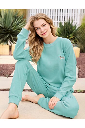 İYİBU Women's Waffle Fabric Embroidery Detail Long Sleeve Winter Pajama Set – Soft Comfortable Loungewear