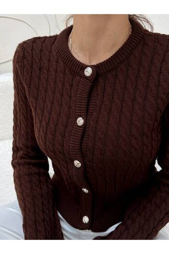 Gallogi Hair Braid Patterned Short Buttoned Cardigan