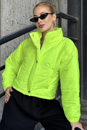 VAGGON Stand-Up Collar Snap and Zipper Closure Puffer Jacket