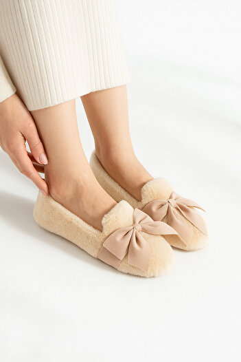 Beyond Women's Beige Bow Plush Home Slippers Byndmtf02