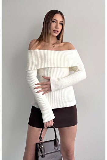 fujya Madonna Collar Soft Textured Trend Sweater