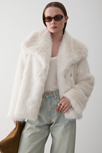 Laluvia White Britney Fur - 8900