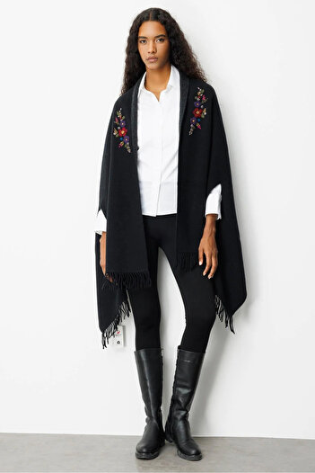 Desen Triko Women's Embroidered Collar, Sleeve-Through, Large Wool Poncho 25060 Black