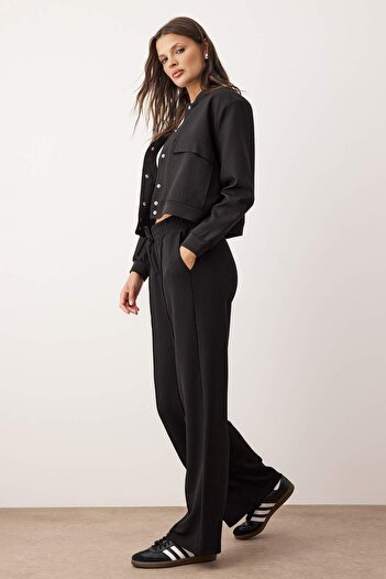 Trendyol Collection Black Waist Thick Elastic Lace-Up Straight/Straight Cut Knitted Pants Twoaw26Pl00100
