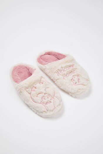 TRENDYOL SHOES Ecru Plush Women's House Slippers Takaw26Er00010