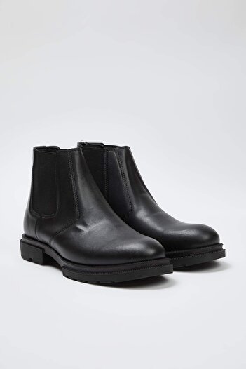 TRENDYOL SHOES Μαύρες κοντές ελαστικές ανδρικές μπότες Chealsea με ίσιο τακούνι TAKAW26BO00019