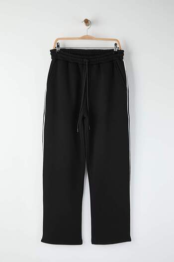 Trendyol Collection Μαύρο ίσιο κοστούμι φούτερ χωρίς σαρντόνια με ανοιχτό πόδι TMNAW26EA00006