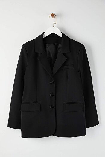 Trendyol Curve Black Classic Woven Oversized Jacket Tbbaw26Ag00040