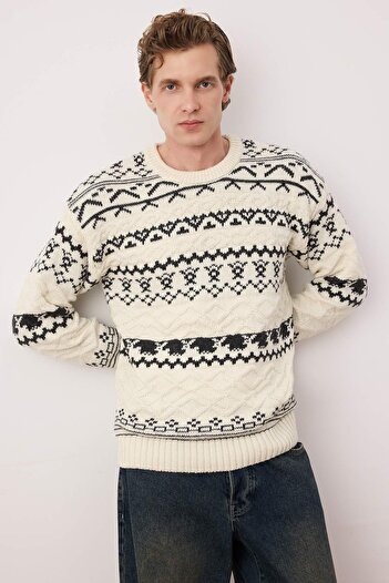 Trendyol Collection Ecru Regular Crew Neck Christmas Sweater Tmnaw26Kz00004