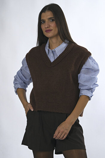 ABBRA Women's V-Neck Plain Sweater
