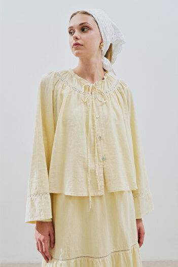 Manuka Textured Embroidered Short Bluse Yellow